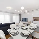 With Parking Space - 23931 شقة *