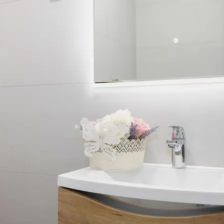 With Parking Space - 23931 Μακάρσκα