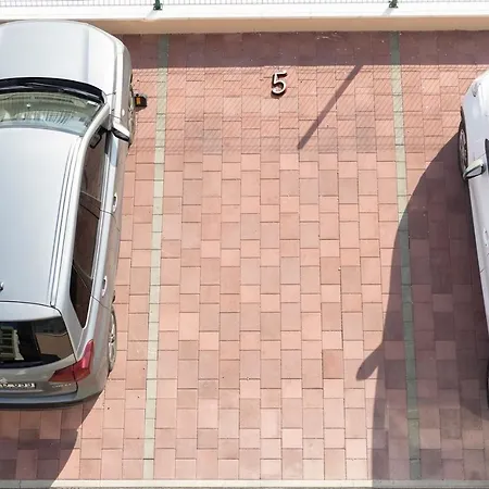 With Parking Space - 23931 Apartman