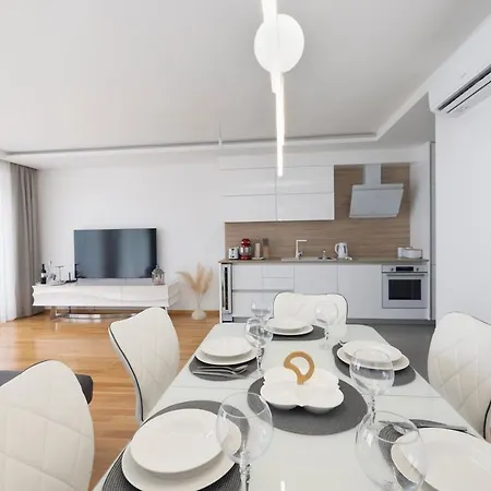Apartman With Parking Space - 23931 Makarska