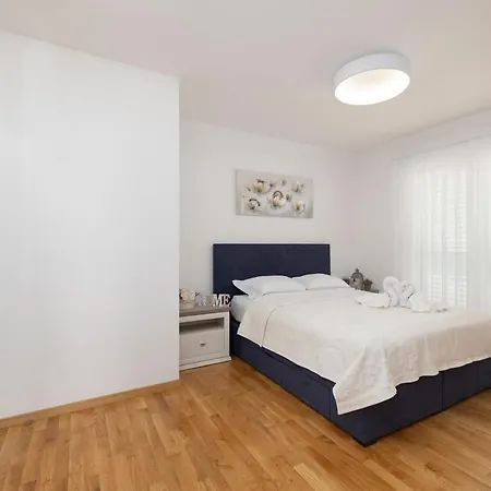 With Parking Space - 23931 * Makarska