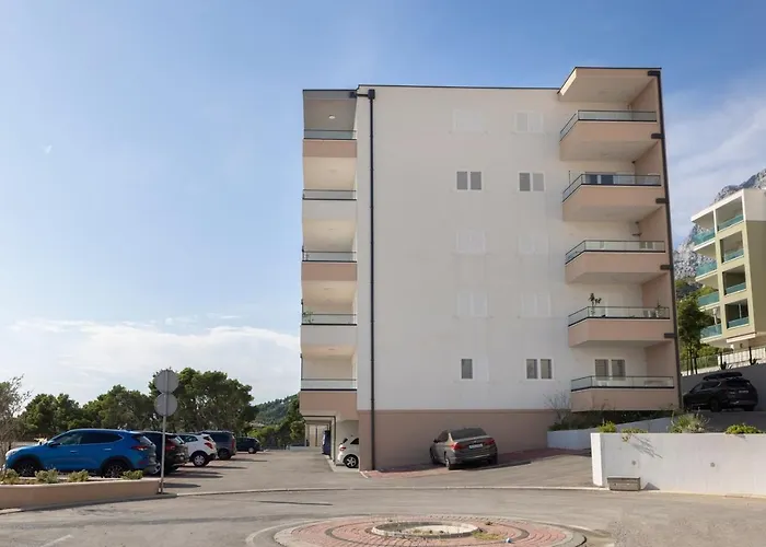 Апартаменти With Parking Space - 23931