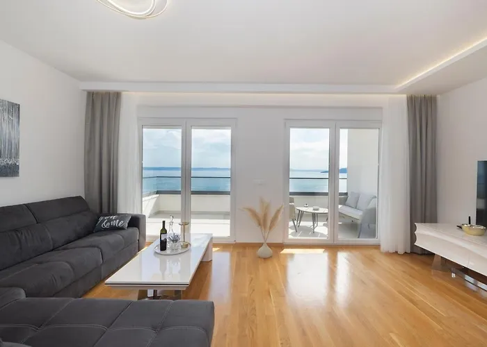 Апартаменти With Parking Space - 23931 *